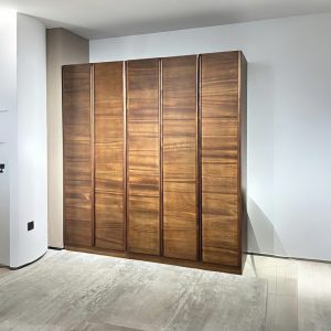 602# Wardrobe